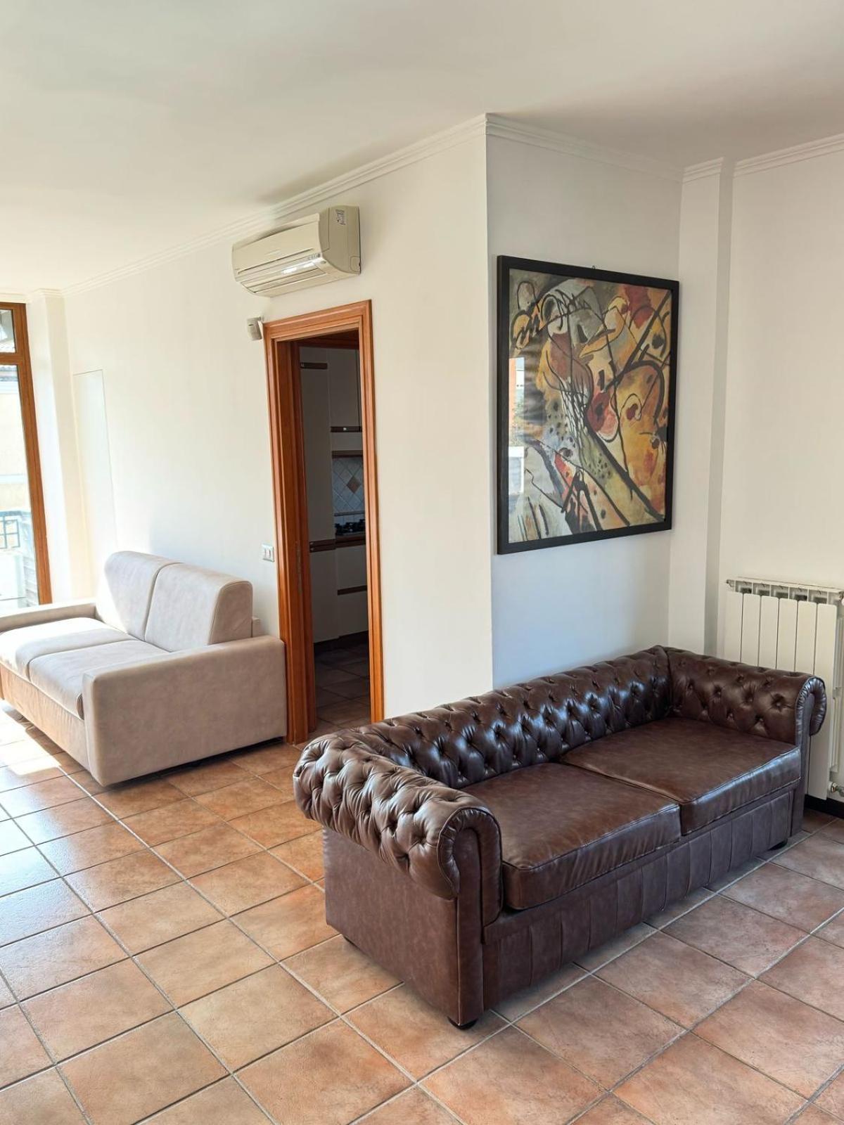 Apartment La Casa Del Tomo - Serenity & Charme, Steps From Cornelia Metro Line A *